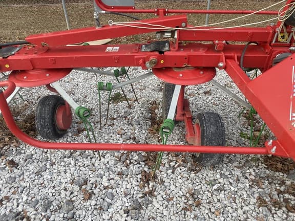 Image of Farm King RT424VTFK equipment image 4