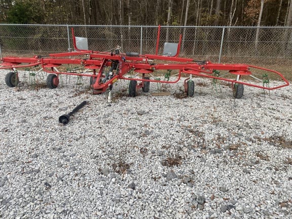 2021 Farm King RT424VTFK Equipment Image0