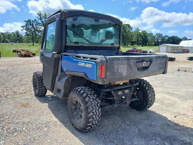 Image of Can-Am Defender XT HD10 equipment image 4