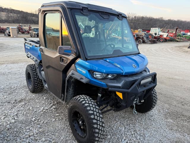 Image of Can-Am Defender XT HD10 equipment image 4