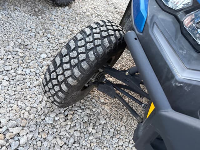 Image of Can-Am Defender XT HD10 equipment image 3