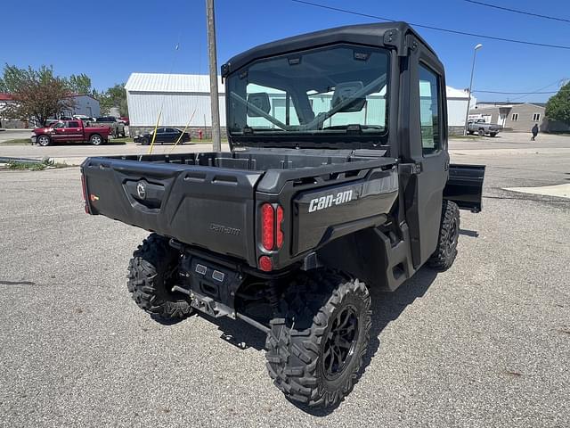 Image of Can-Am Defender HD10 equipment image 4