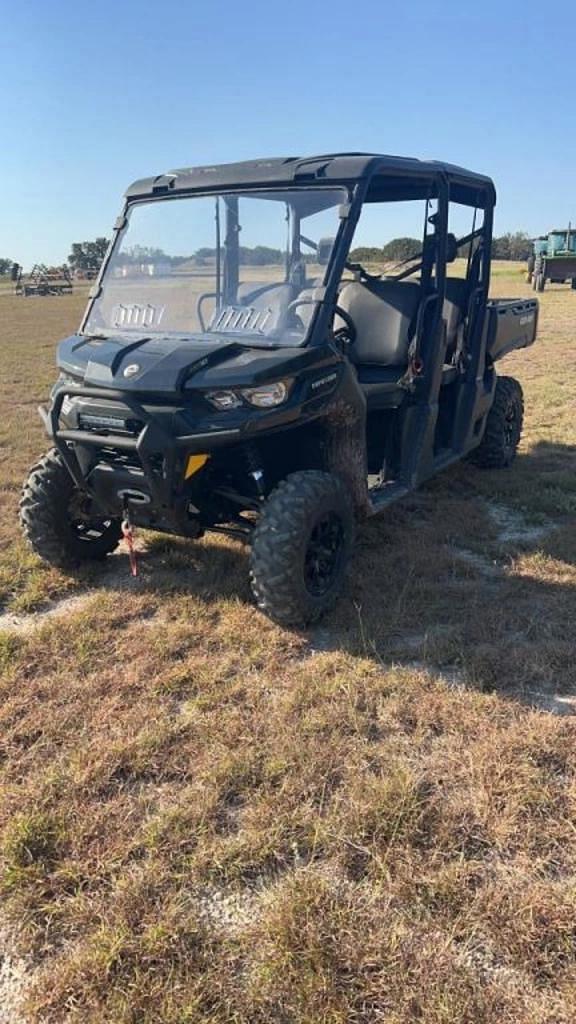 Image of Can-Am Defender HD10 equipment image 2