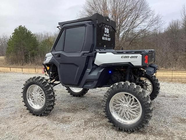 Image of Can-Am Defender HD10 equipment image 2