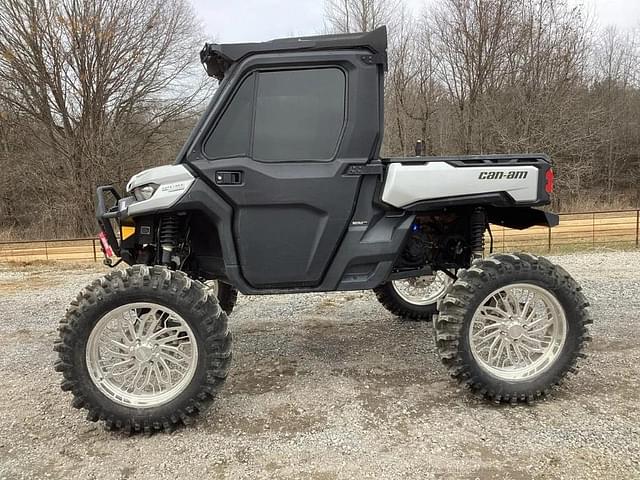 Image of Can-Am Defender HD10 equipment image 1