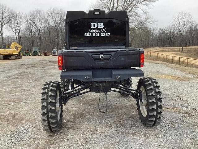 Image of Can-Am Defender HD10 equipment image 4