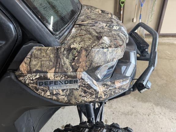 Image of Can-Am Defender Limited HD10 equipment image 3