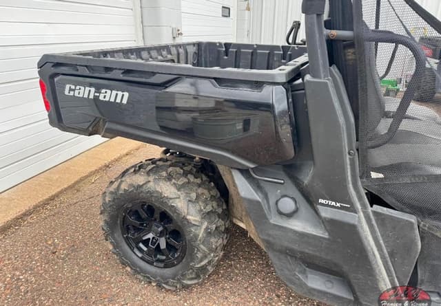 Image of Can-Am Defender HD8 equipment image 2