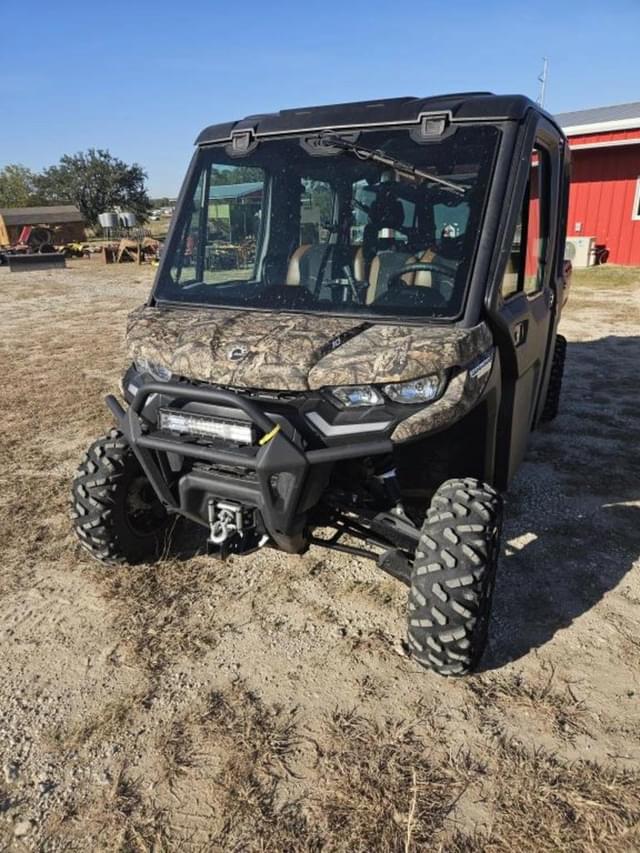 Image of Can-Am Defender HD10 equipment image 1