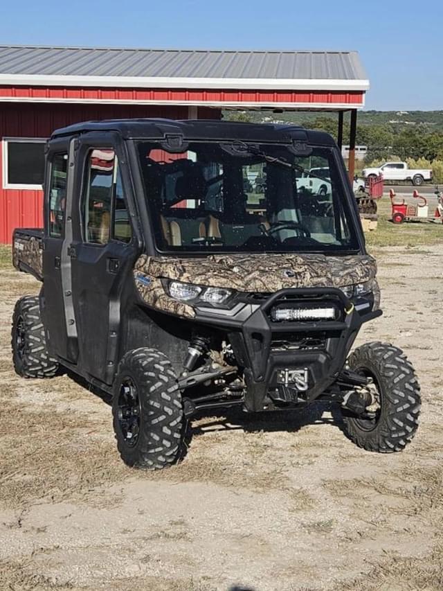 Image of Can-Am Defender HD10 equipment image 2