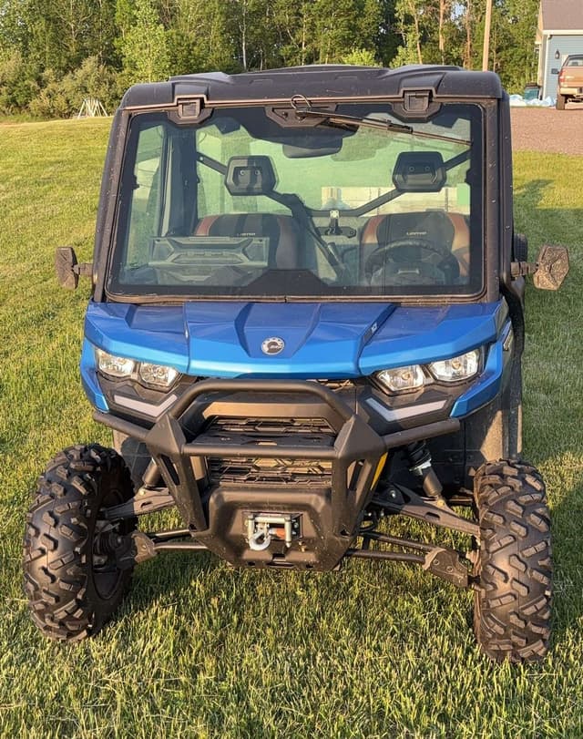 Image of Can-Am Defender Limited HD10 equipment image 1