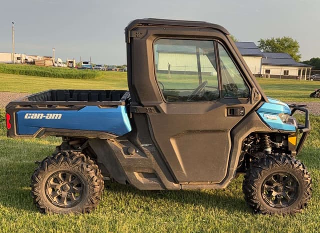 Image of Can-Am Defender Limited HD10 equipment image 2