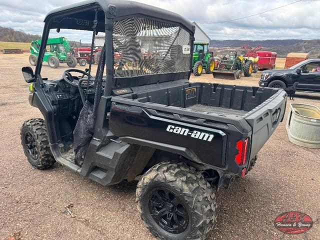 Image of Can-Am Defender XT HD8 equipment image 2