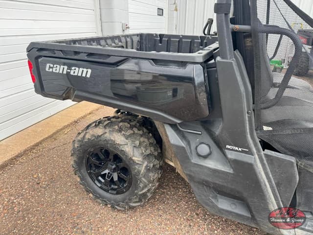 Image of Can-Am Defender XT HD8 equipment image 4