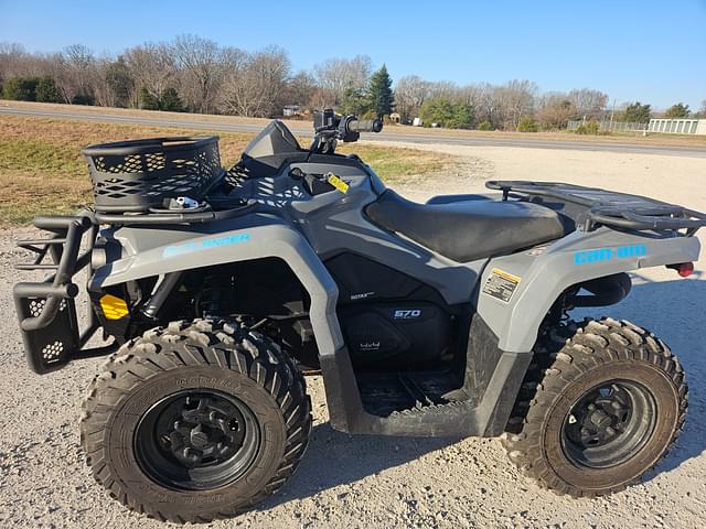 Image of Can-Am Outlander 570 equipment image 1