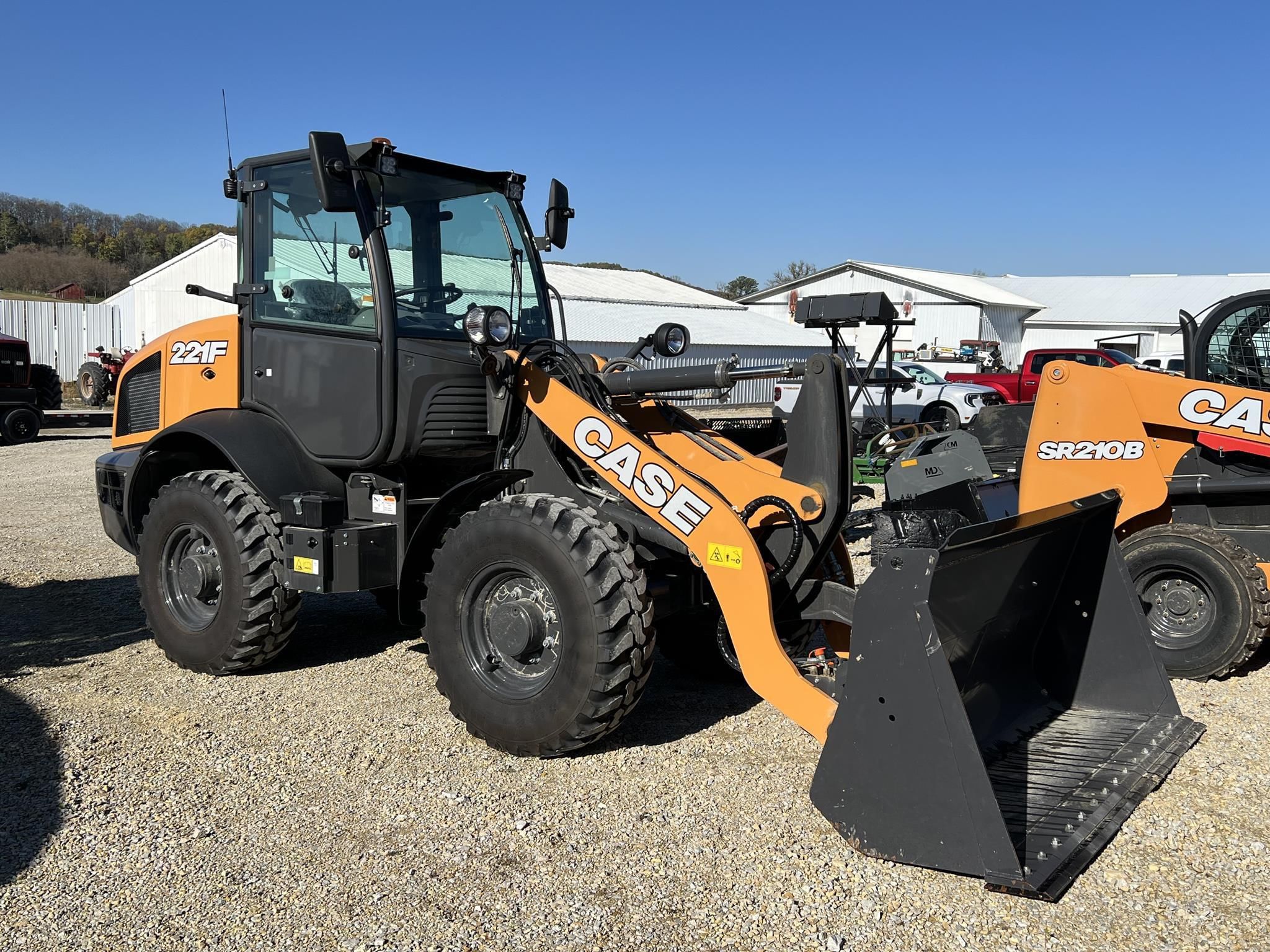 2021 Case 221F Equipment Image0