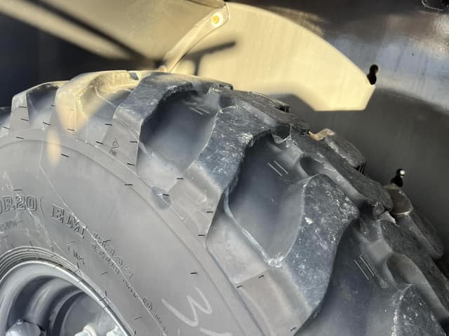 Image of Case 321F equipment image 3