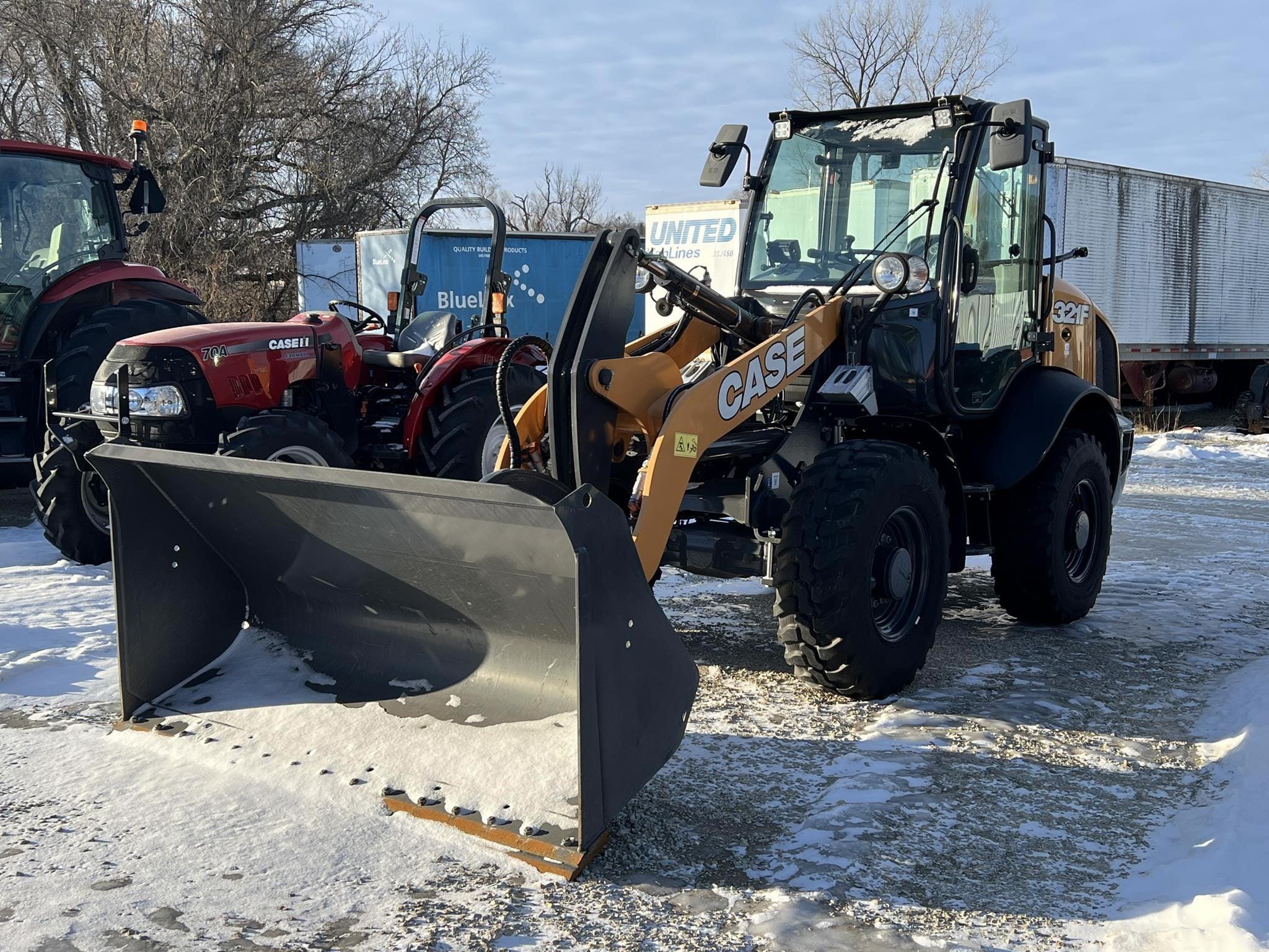 2021 Case 321F Equipment Image0