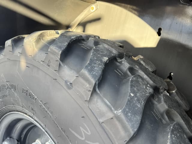 Image of Case 321F equipment image 3