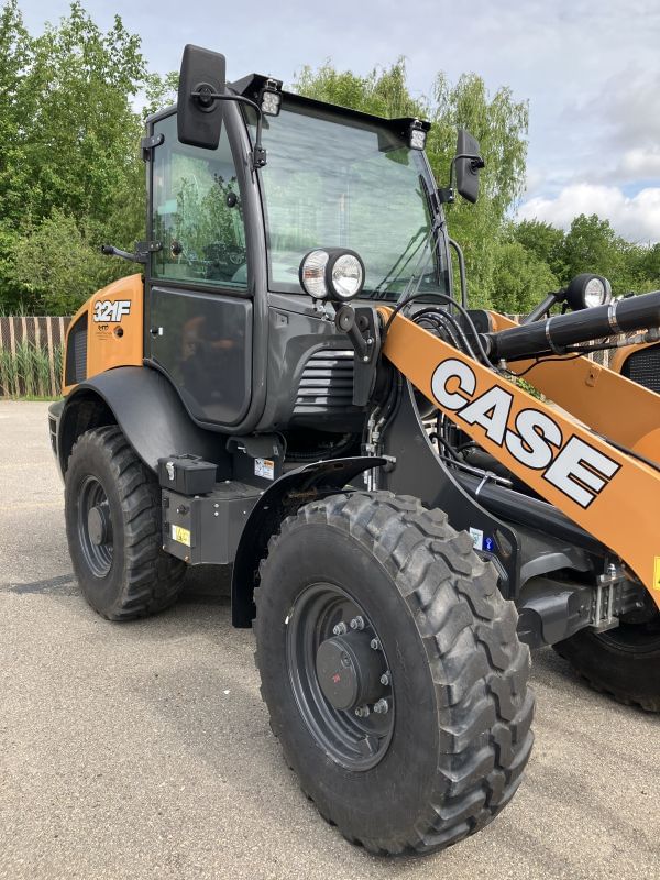 2021 Case 321F Equipment Image0