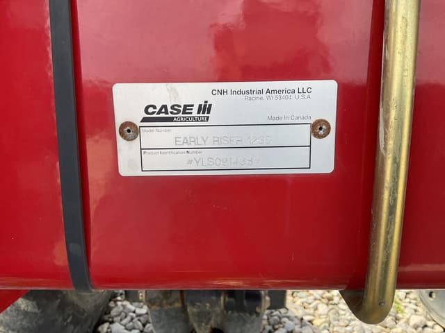 Image of Case IH 1235 equipment image 4