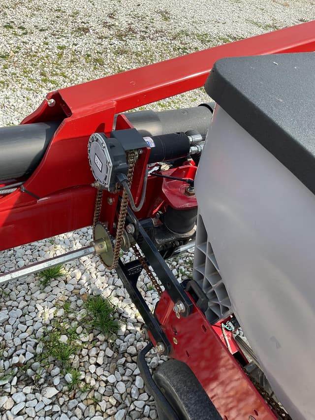 Image of Case IH 1235 equipment image 3