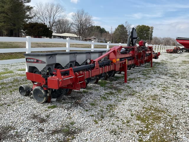 Image of Case IH 1235 equipment image 2