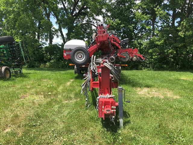 Image of Case IH 2140 equipment image 1