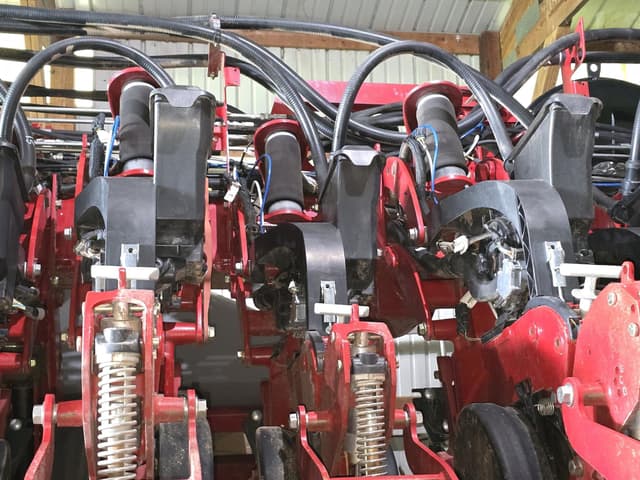 Image of Case IH 2140 equipment image 4