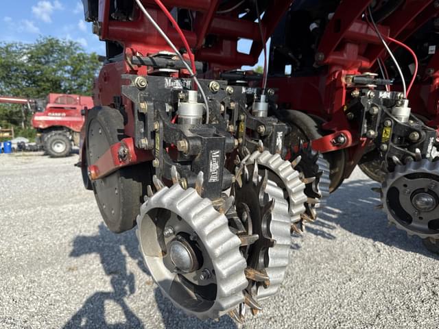 Image of Case IH 2140 equipment image 1