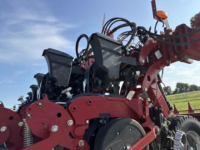 Image of Case IH 2140 equipment image 3