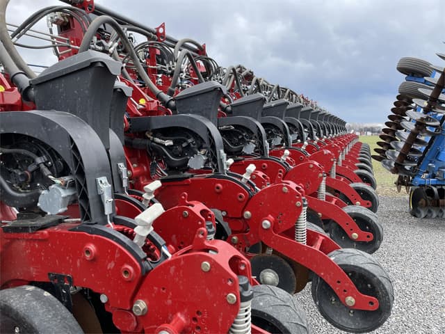 Image of Case IH 2140 equipment image 2