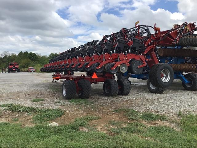 Image of Case IH 2140 equipment image 4