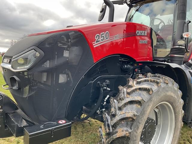 Image of Case IH Magnum 250 equipment image 3