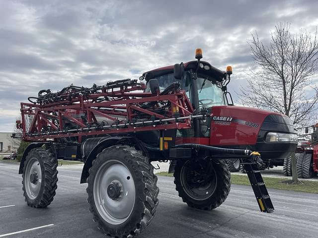 Image of Case IH Patriot 3340 equipment image 2