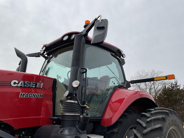 Image of Case IH Magnum 340 equipment image 3