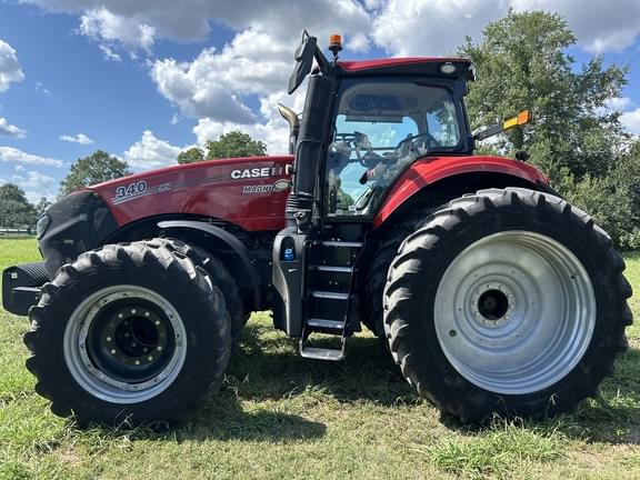 Image of Case IH Magnum 340 equipment image 4