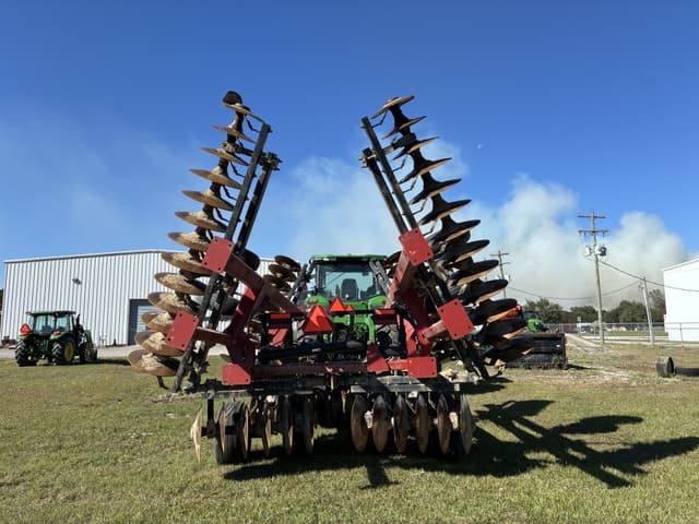 Image of Case IH 375 equipment image 3