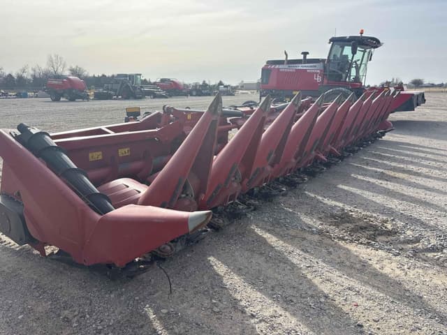 Image of Case IH 4412F equipment image 2