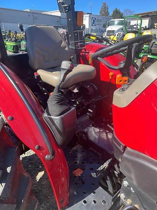 Image of Case IH Farmall 50A equipment image 4