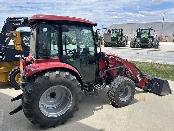 Image of Case IH Farmall 55C equipment image 2