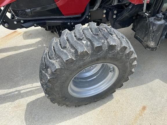 Image of Case IH Farmall 55C equipment image 3
