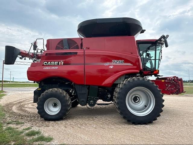 Image of Case IH 7250 equipment image 3