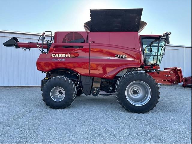 Image of Case IH 7250 equipment image 2