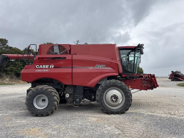 Image of Case IH 8250 equipment image 1