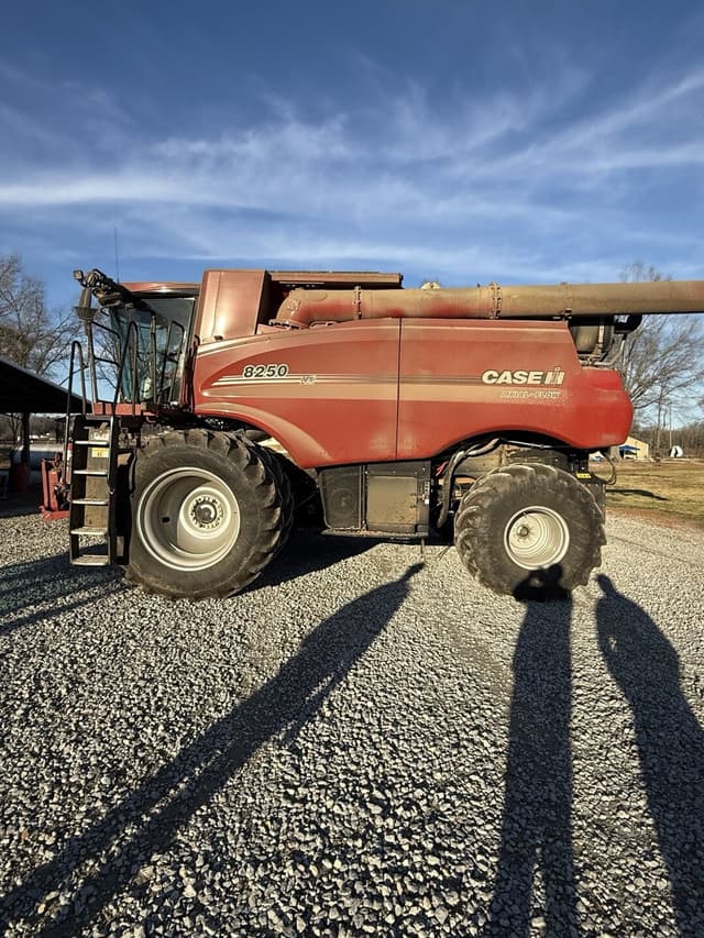Image of Case IH 8250 equipment image 4