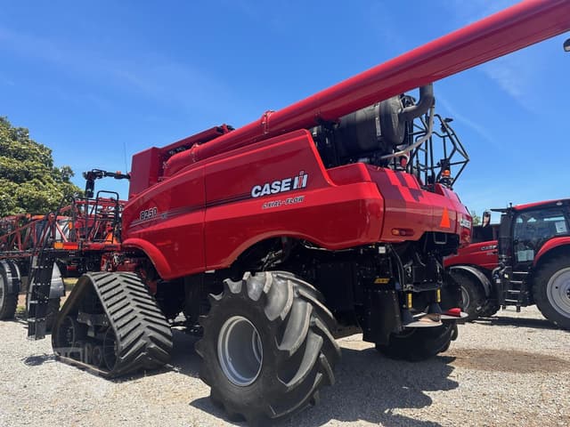 Image of Case IH 8250 equipment image 2