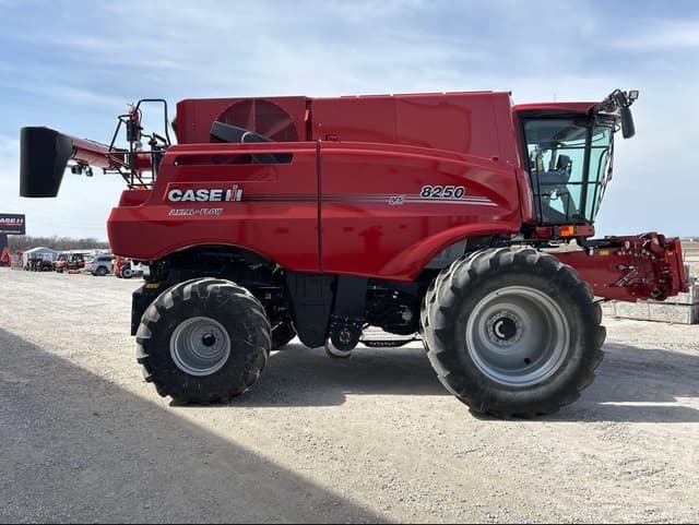 Image of Case IH 8250 equipment image 1