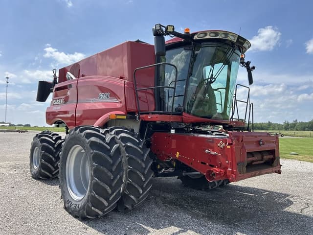 Image of Case IH 8250 equipment image 3