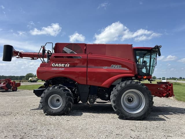 Image of Case IH 8250 equipment image 4